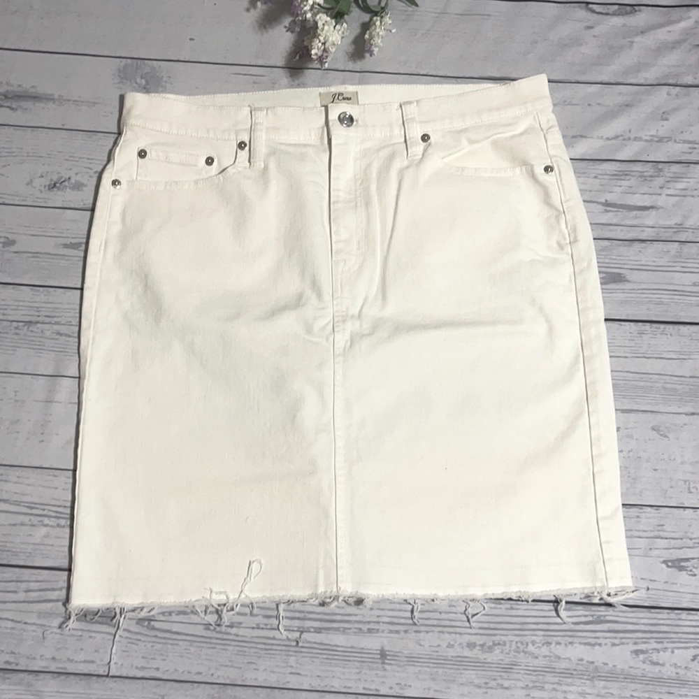 J Crew White Denim Skirt with Raw Hem size 32 - Picture 3 of 9